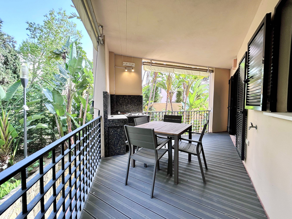 2 Bedroom Apartment for Sale in Puerto Banús — 3