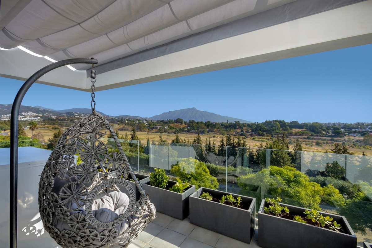 2 Bedroom Apartment for Sale in Estepona
