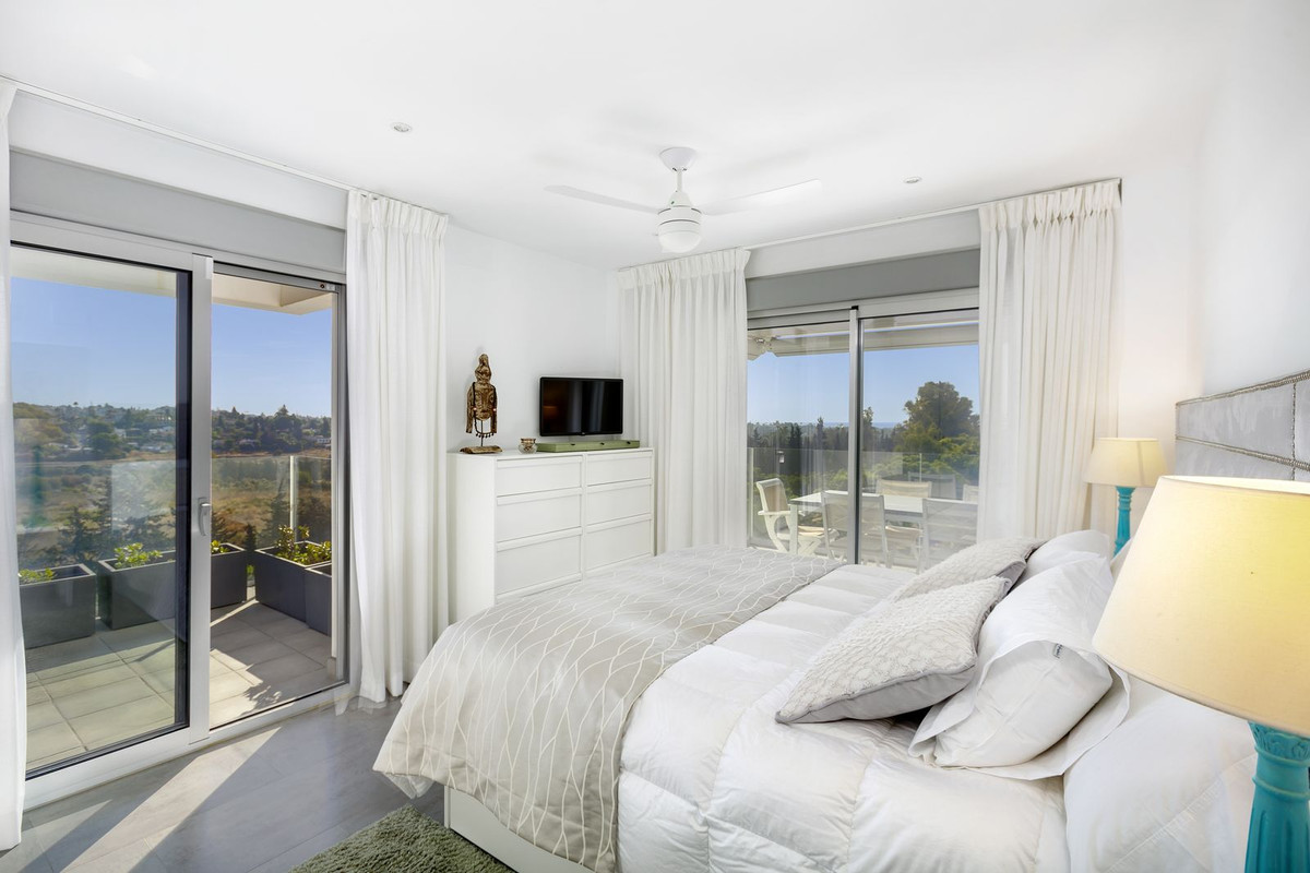 2 Bedroom Apartment for Sale in Estepona — 8