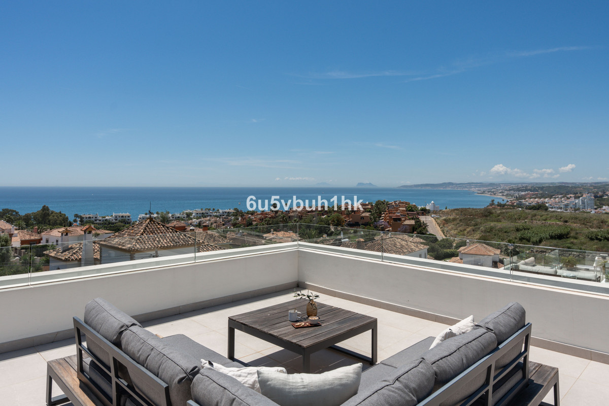 5 Bedroom Villa for Sale in Estepona — 4