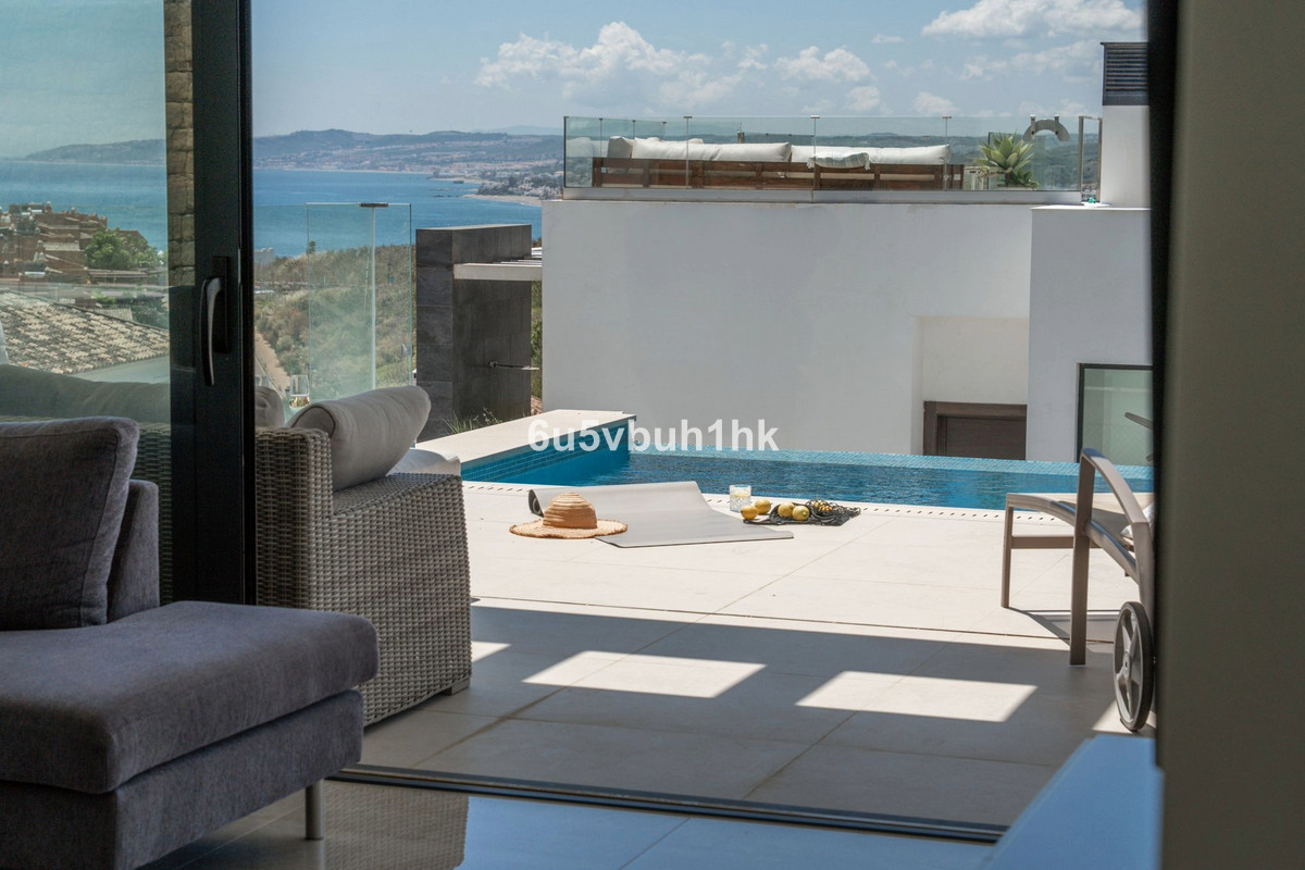 5 Bedroom Villa for Sale in Estepona — 6