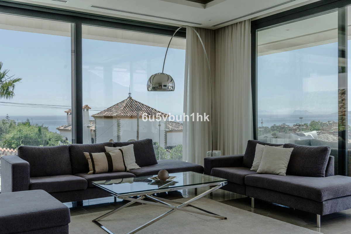 5 Bedroom Villa for Sale in Estepona — 7