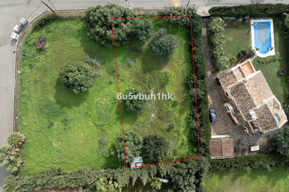 Plot for Sale in Bel Air