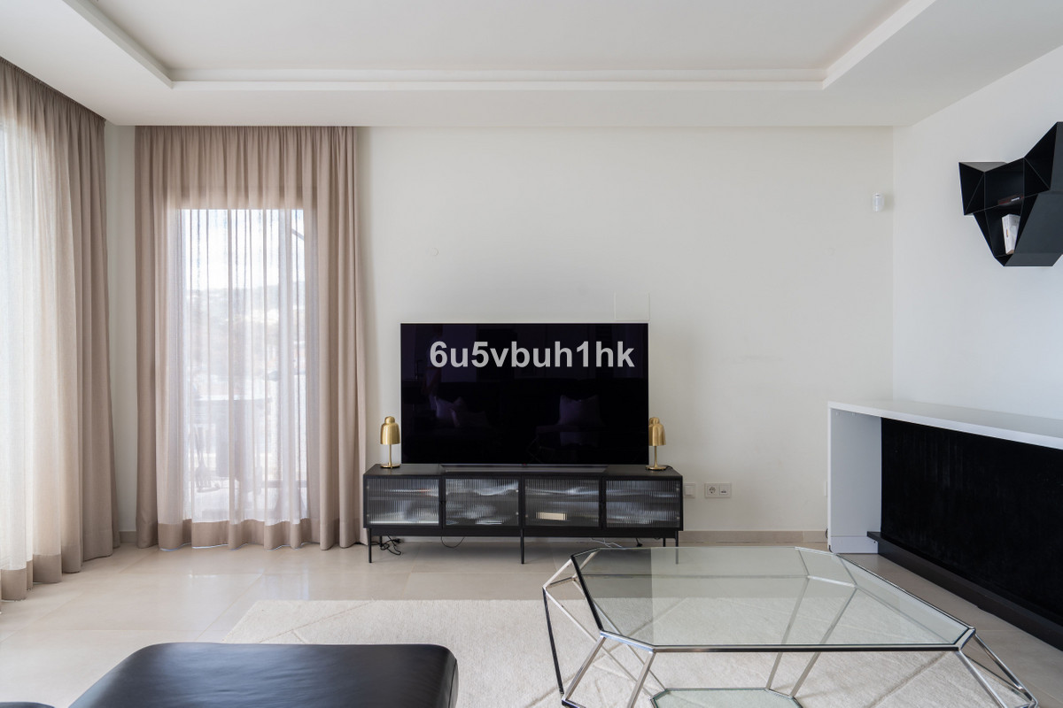 2 Bedroom Apartment for Sale in Marbella — 9