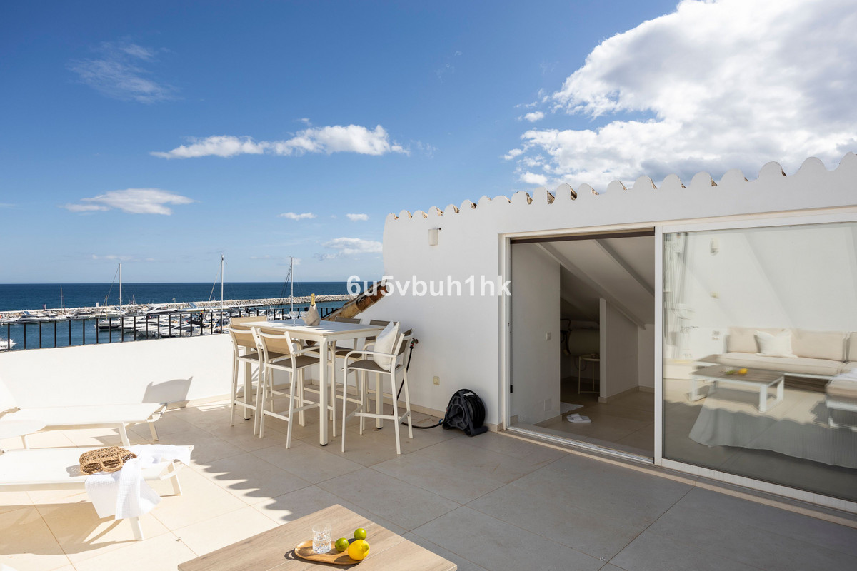 2 Bedroom Apartment for Sale in Puerto Banús — 3
