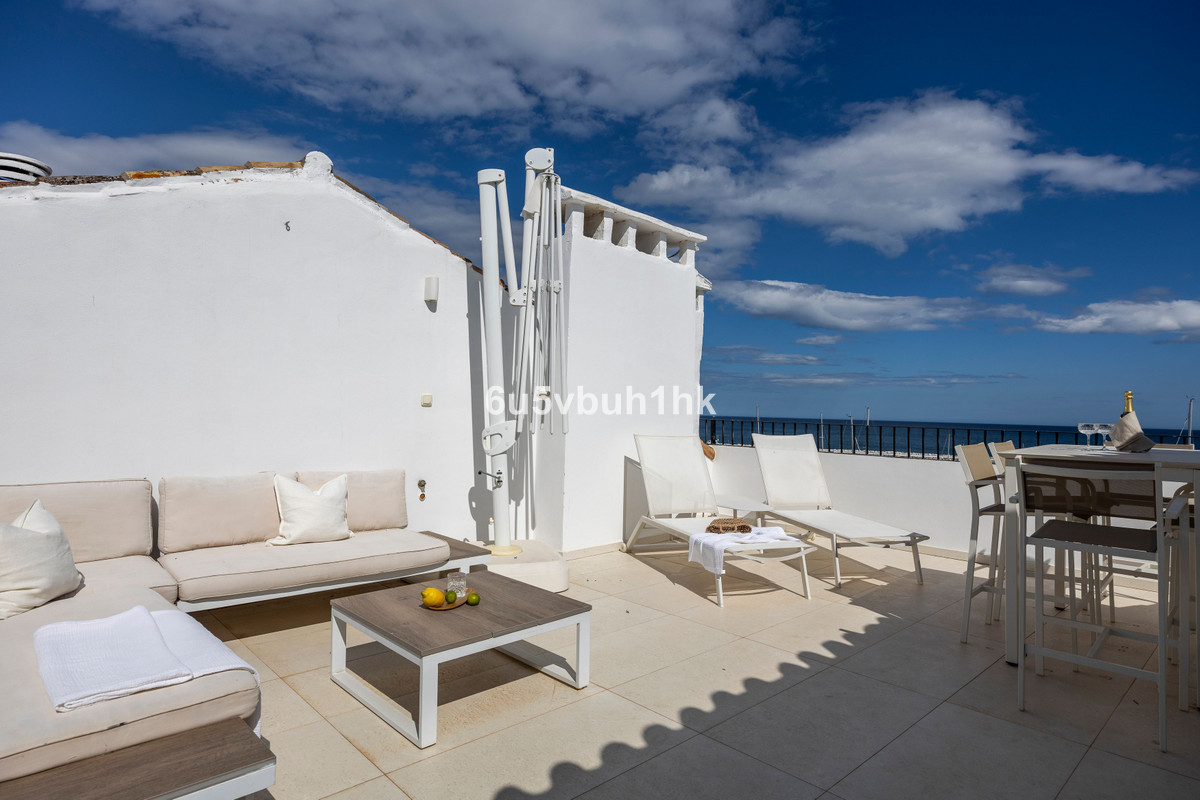 2 Bedroom Apartment for Sale in Puerto Banús — 5