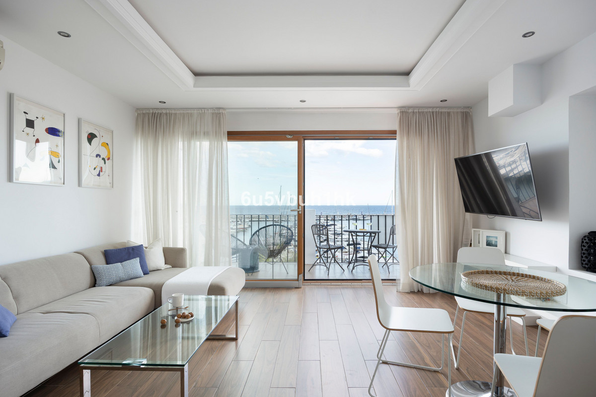 2 Bedroom Apartment for Sale in Puerto Banús — 8