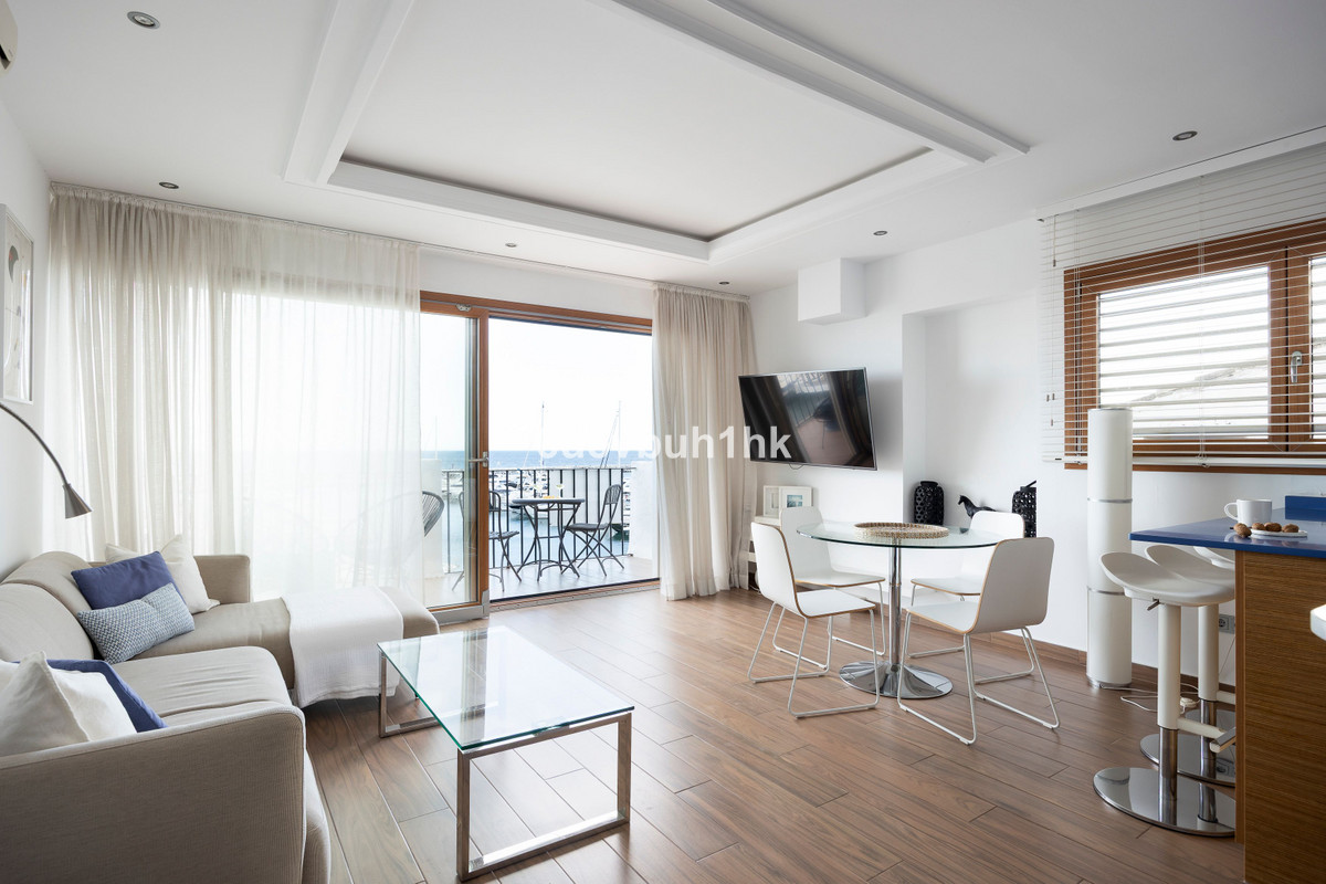 2 Bedroom Apartment for Sale in Puerto Banús — view 10