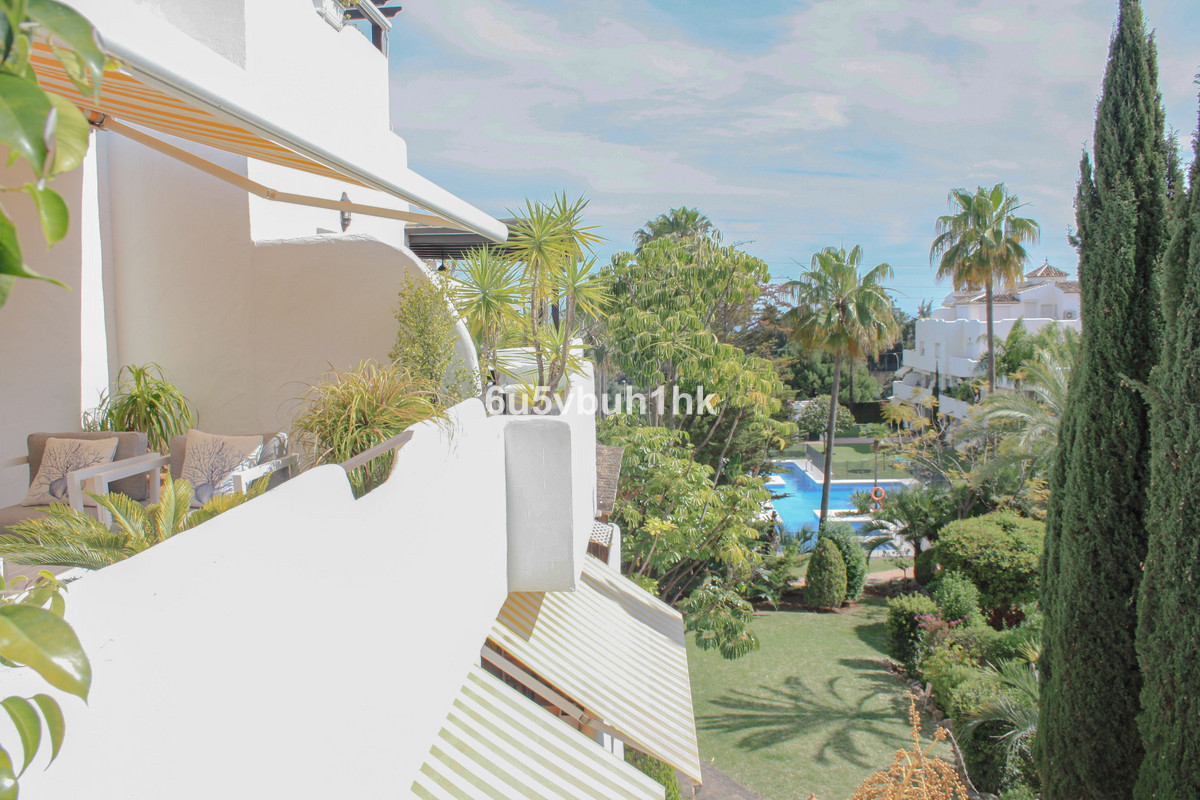 4 Bedroom Apartment for Sale in Marbella — 4