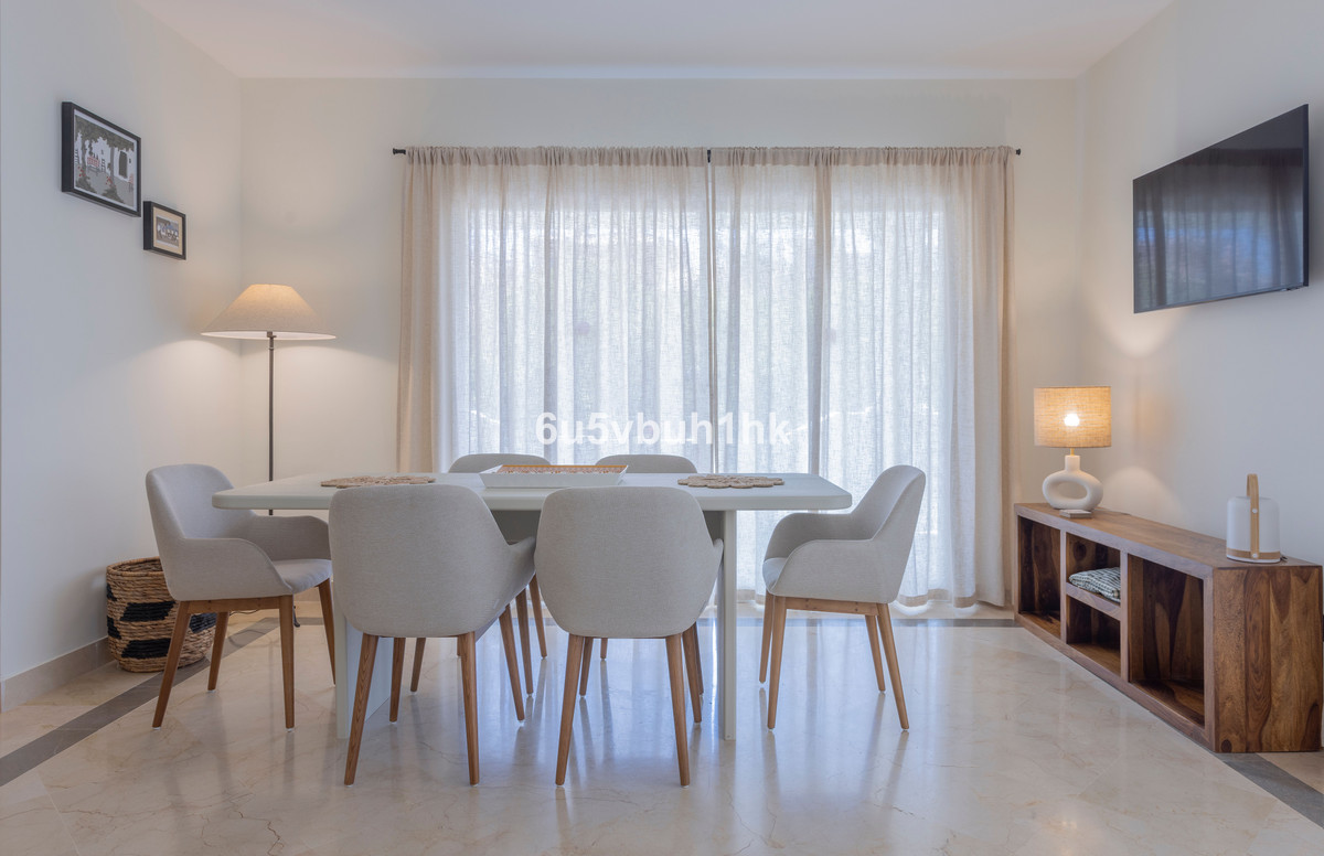 3 Bedroom Apartment for Sale in Estepona — 6