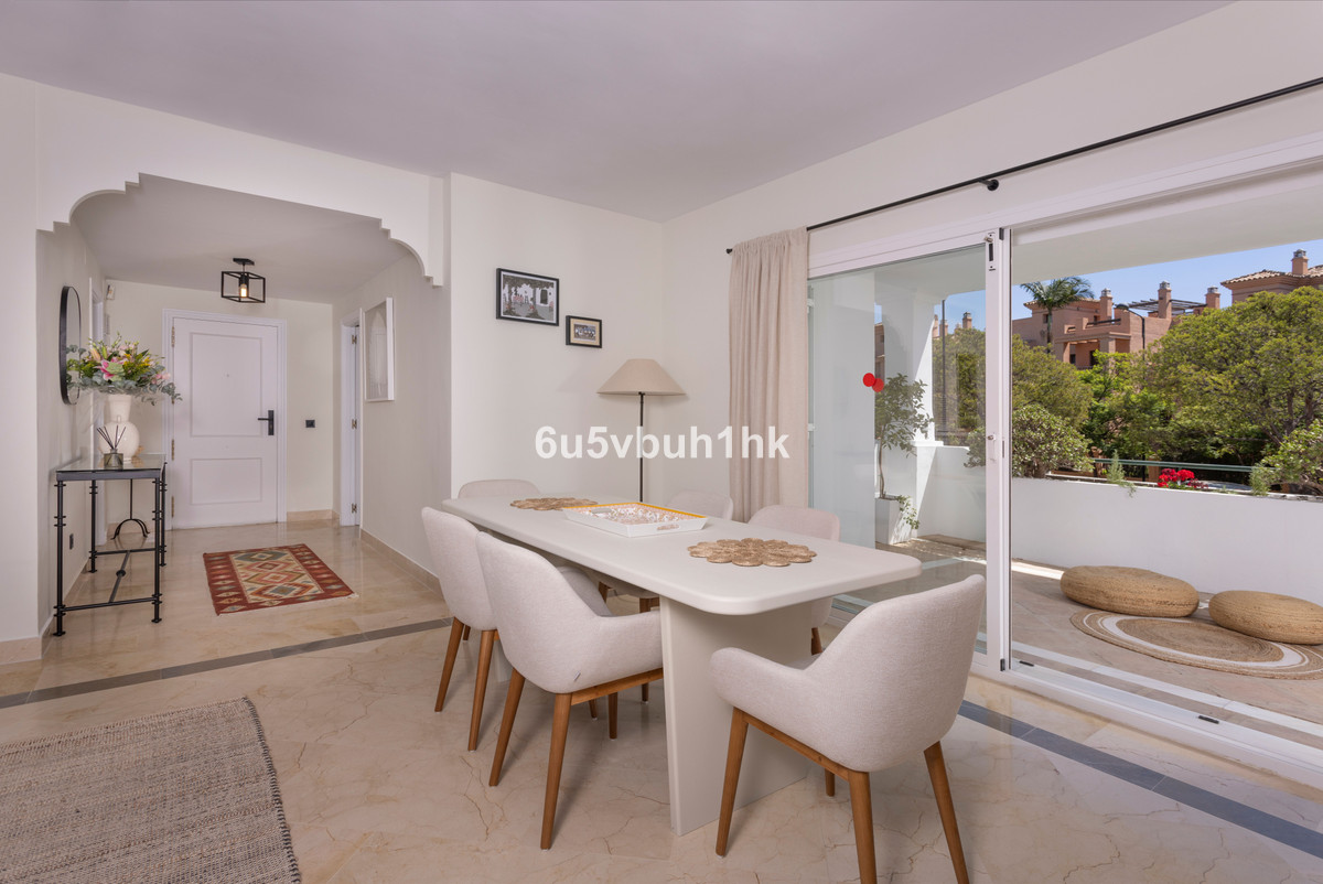 3 Bedroom Apartment for Sale in Estepona — 8