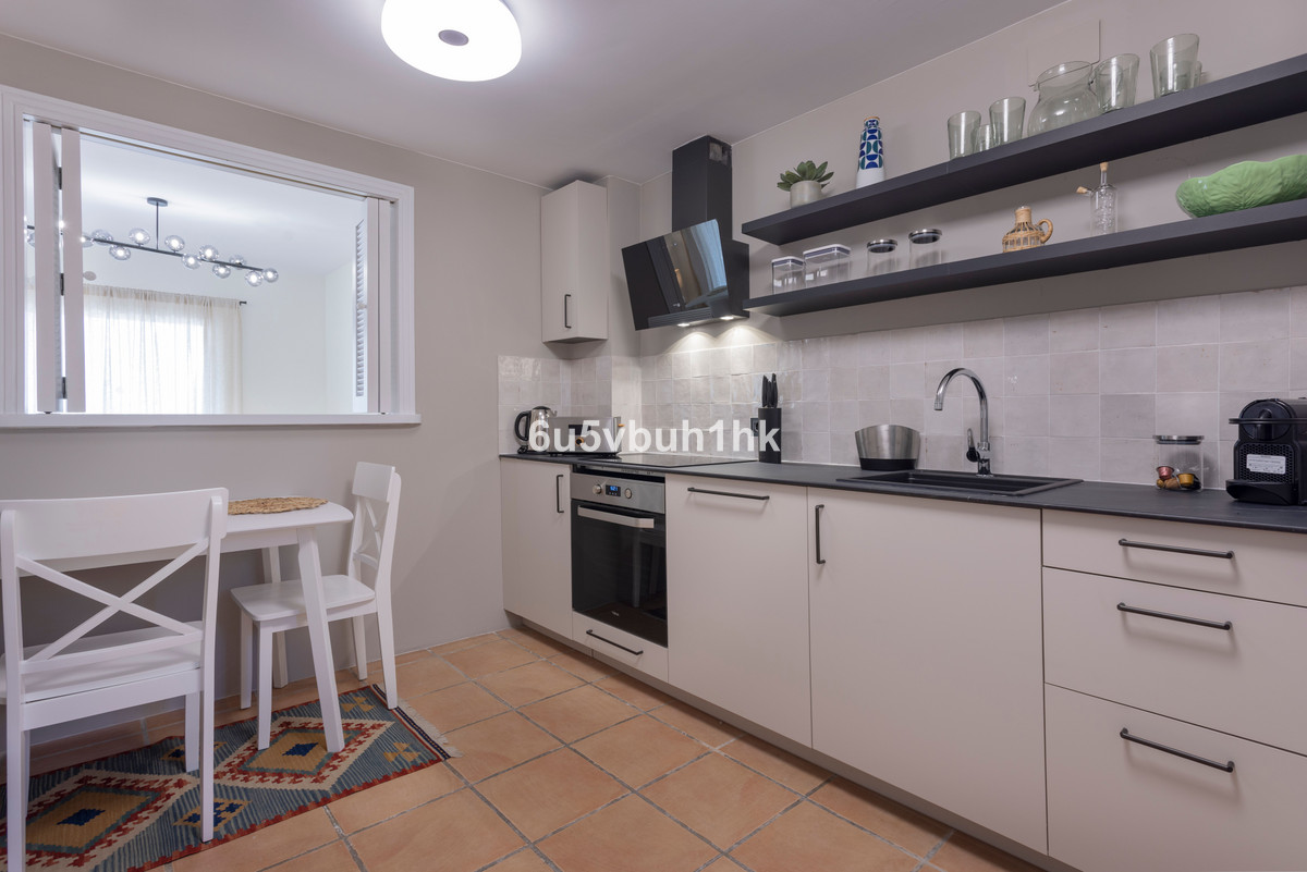 3 Bedroom Apartment for Sale in Estepona — 9
