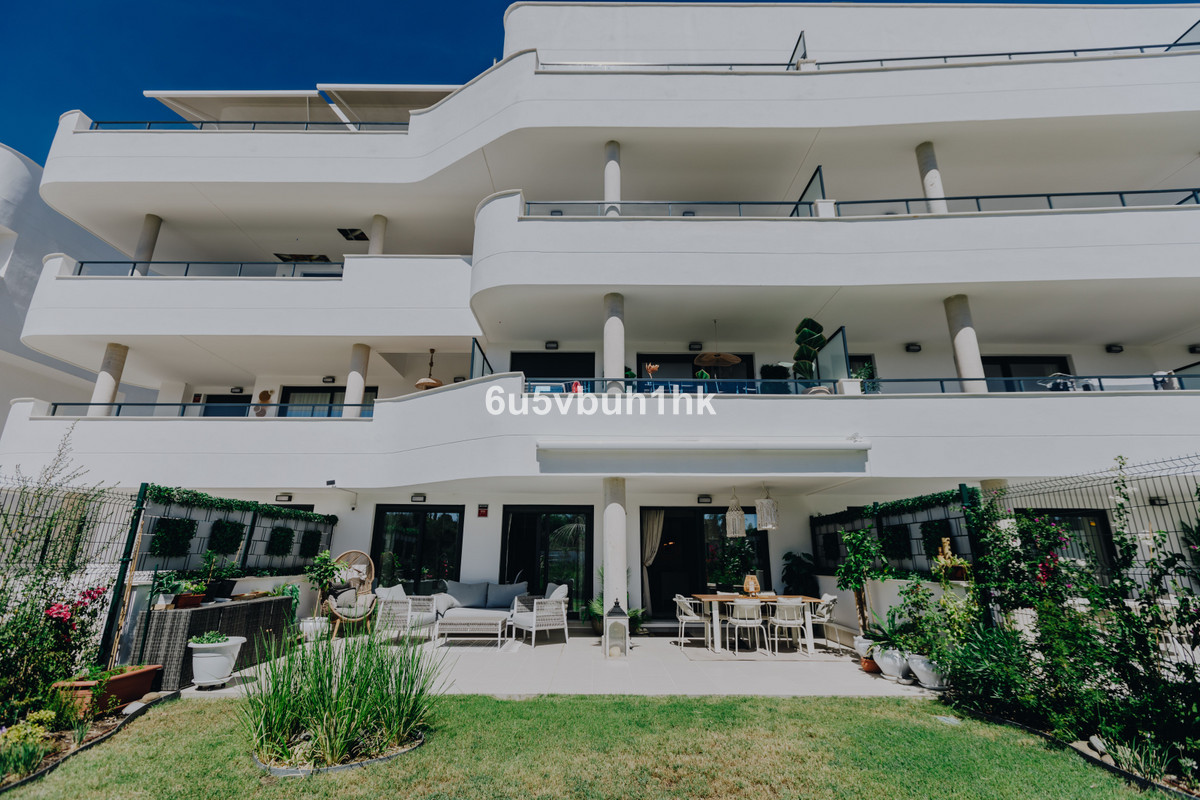 2 Bedroom Apartment for Sale in Estepona