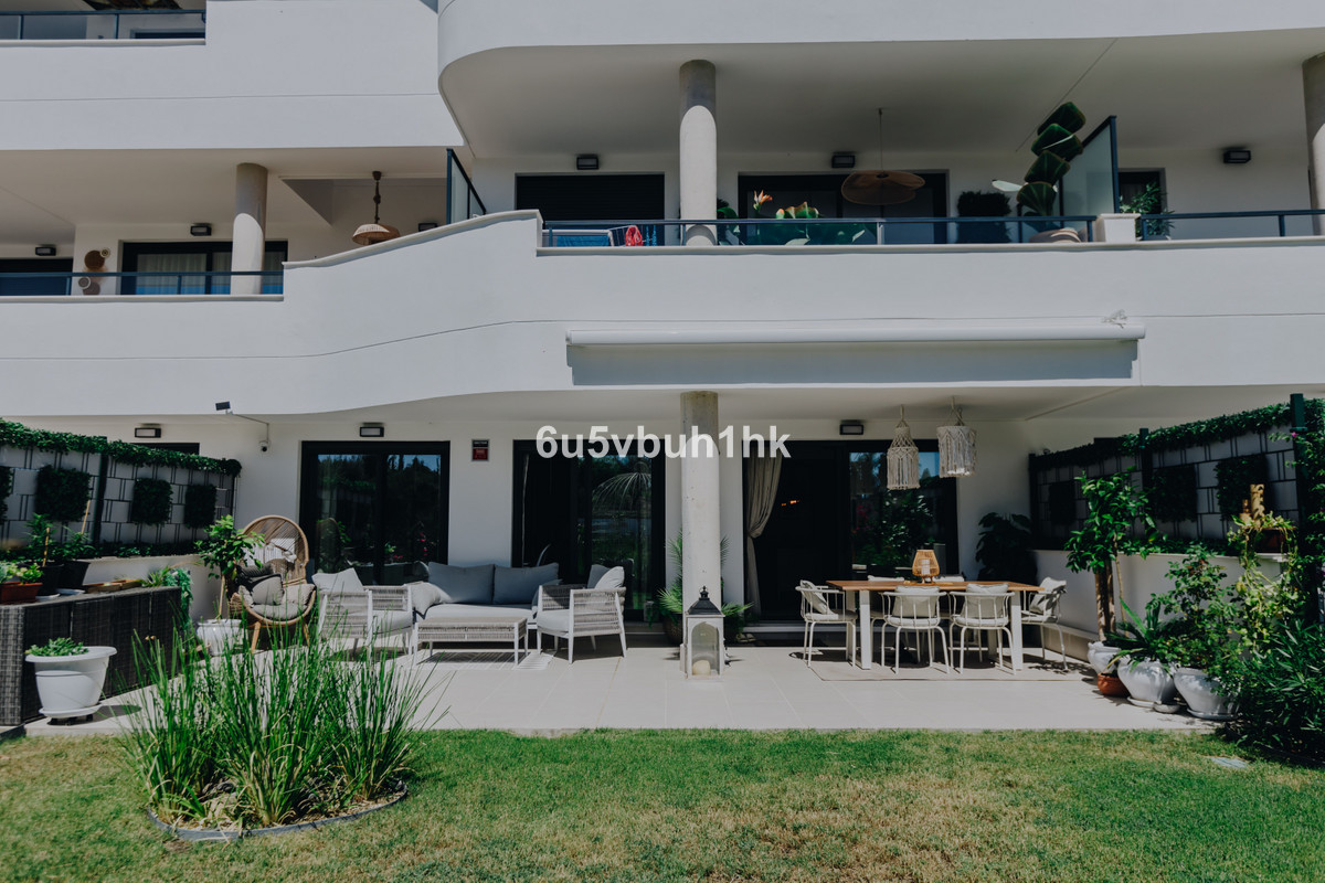 2 Bedroom Apartment for Sale in Estepona — 4