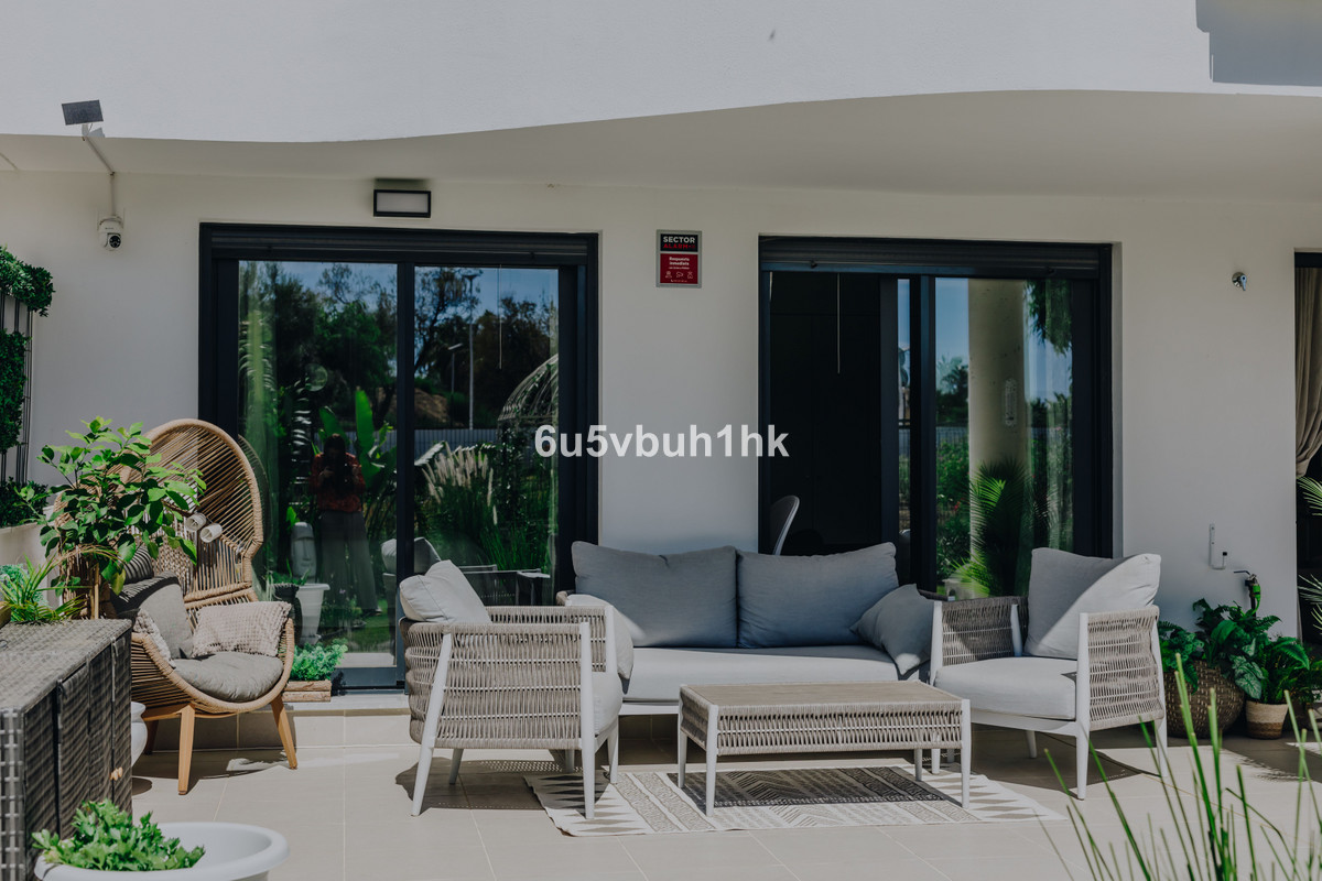 2 Bedroom Apartment for Sale in Estepona — view 10
