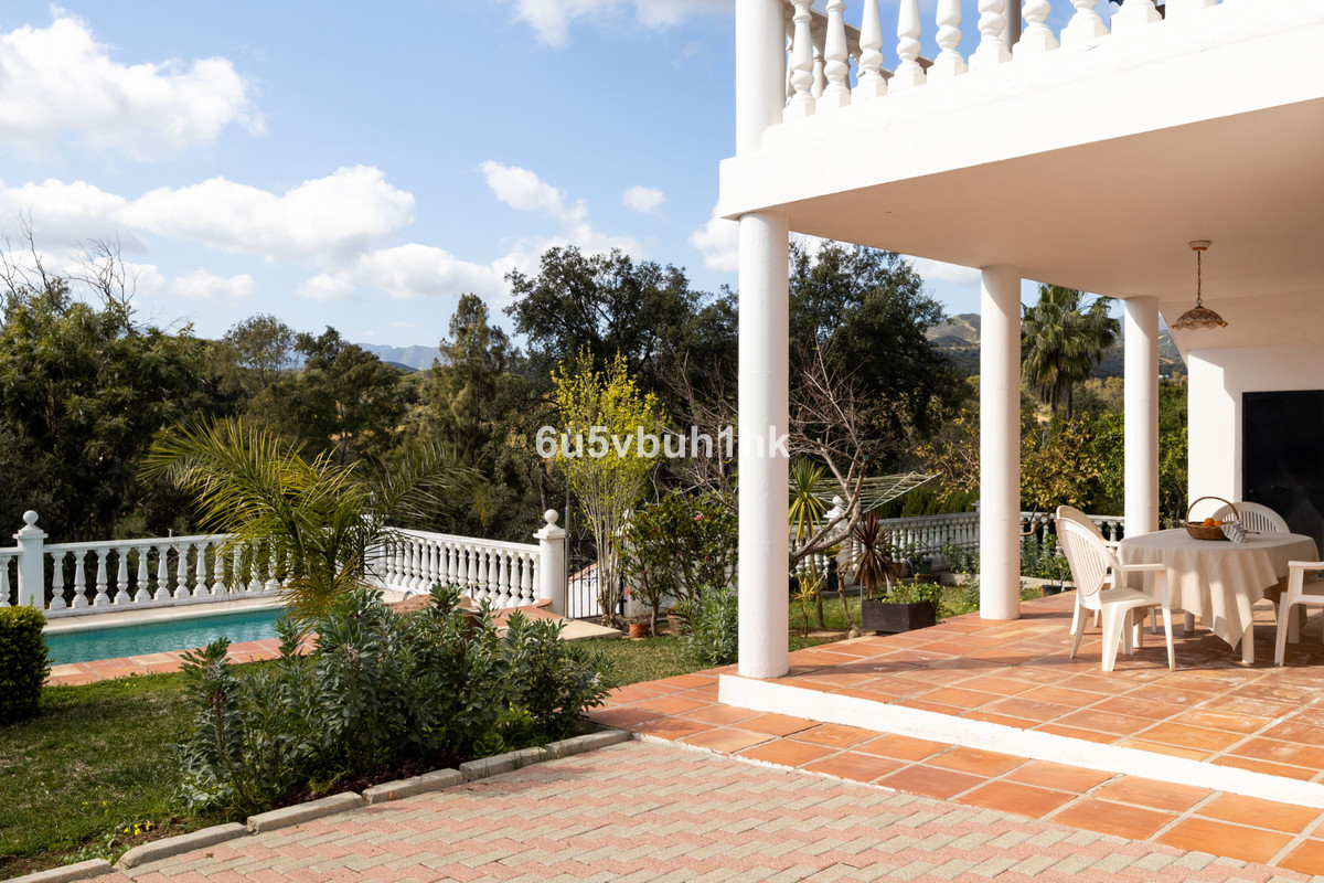 4 Bedroom Villa for Sale in Marbella — 4