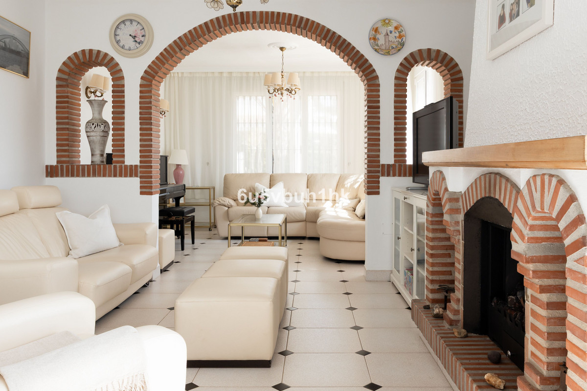 4 Bedroom Villa for Sale in Marbella — 8
