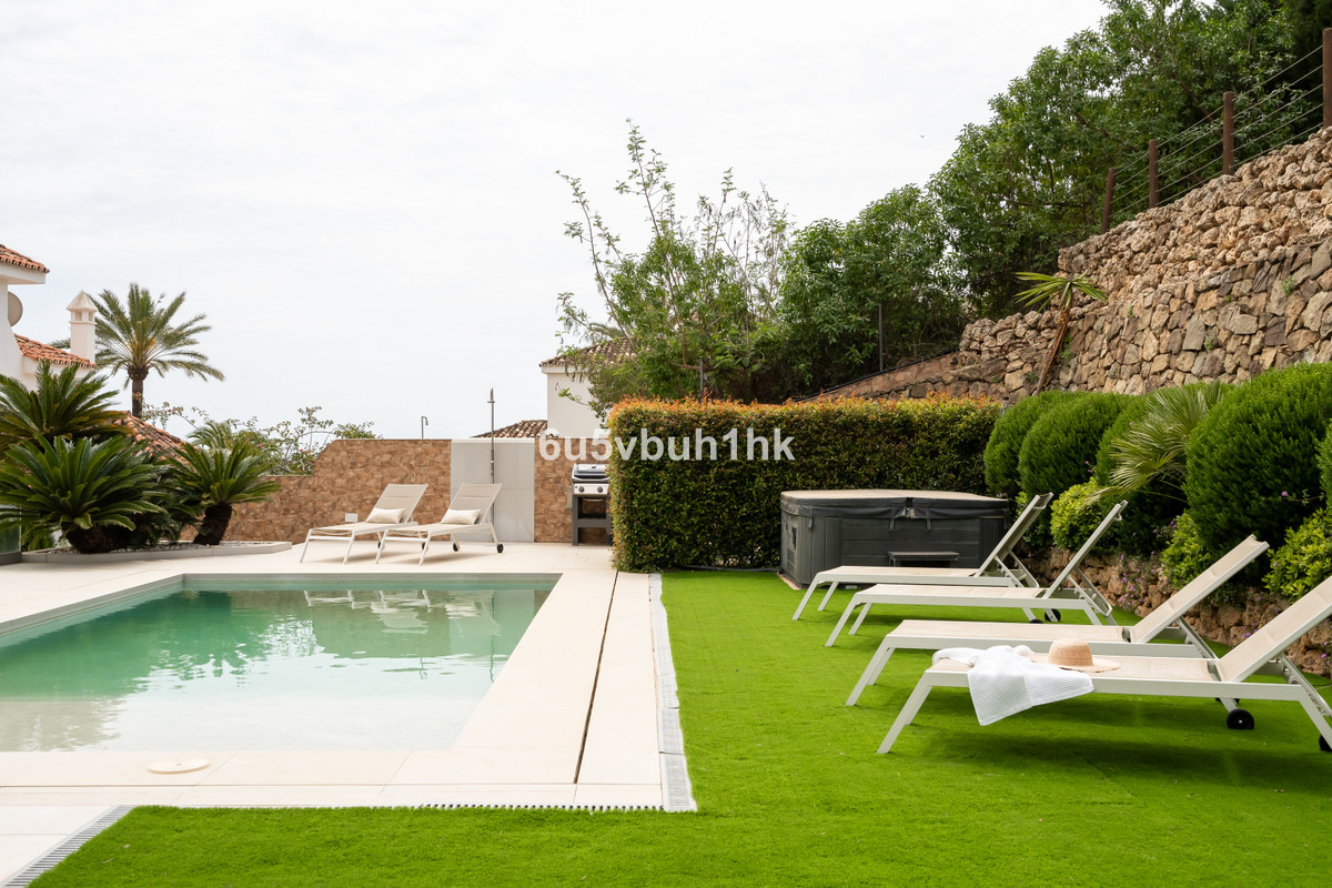5 Bedroom Villa for Sale in Marbella — 5