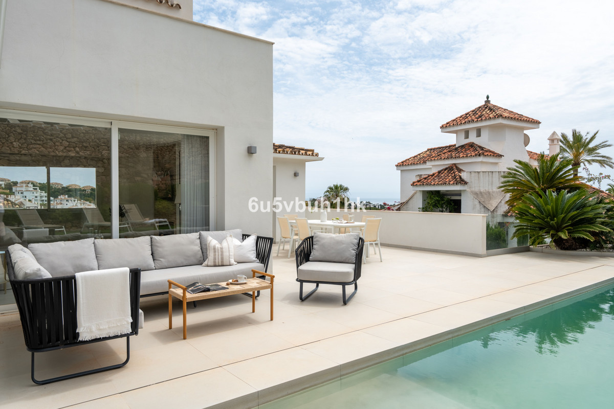 5 Bedroom Villa for Sale in Marbella — view 10