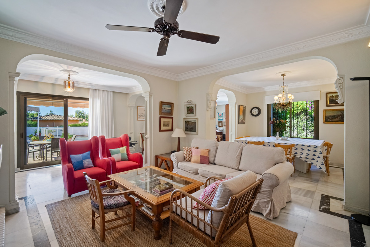 4 Bedroom Villa for Sale in Marbella — 4