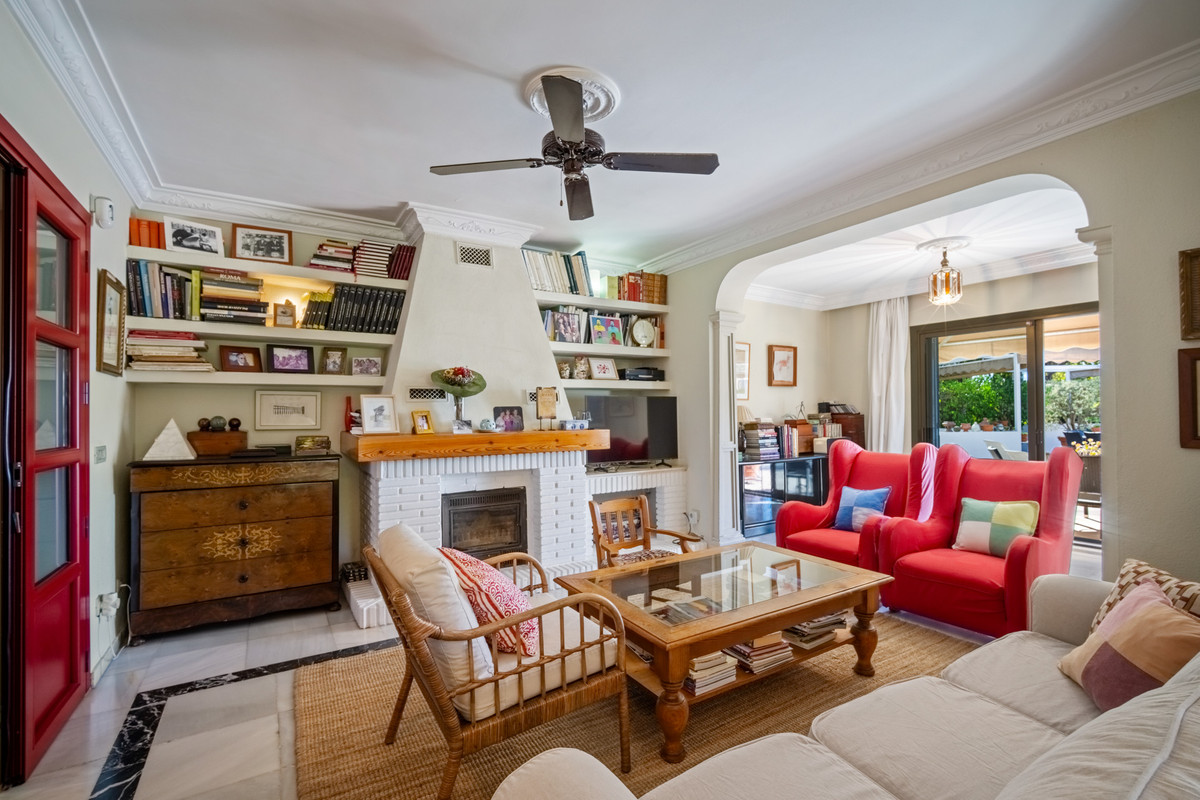 4 Bedroom Villa for Sale in Marbella — 5