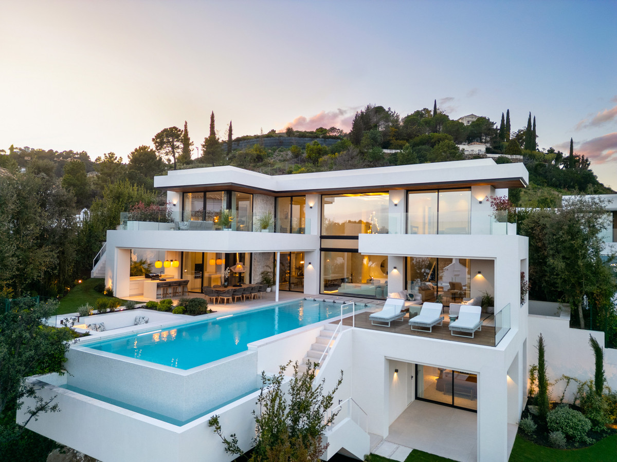 6 Bedroom Villa for Sale in Benahavís — 2