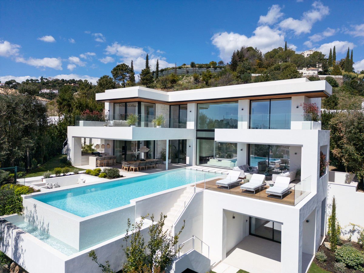 6 Bedroom Villa for Sale in Benahavís — 3