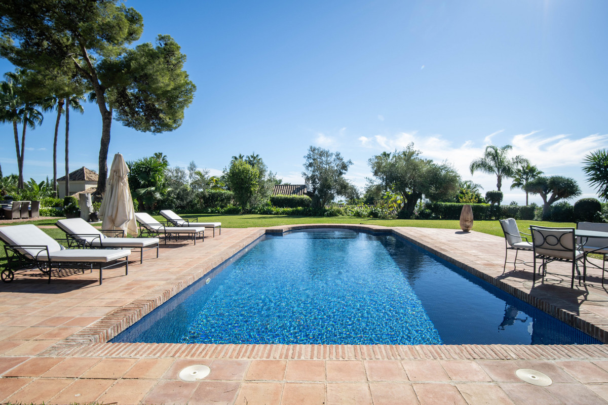5 Bedroom Villa for Sale in The Golden Mile — 3