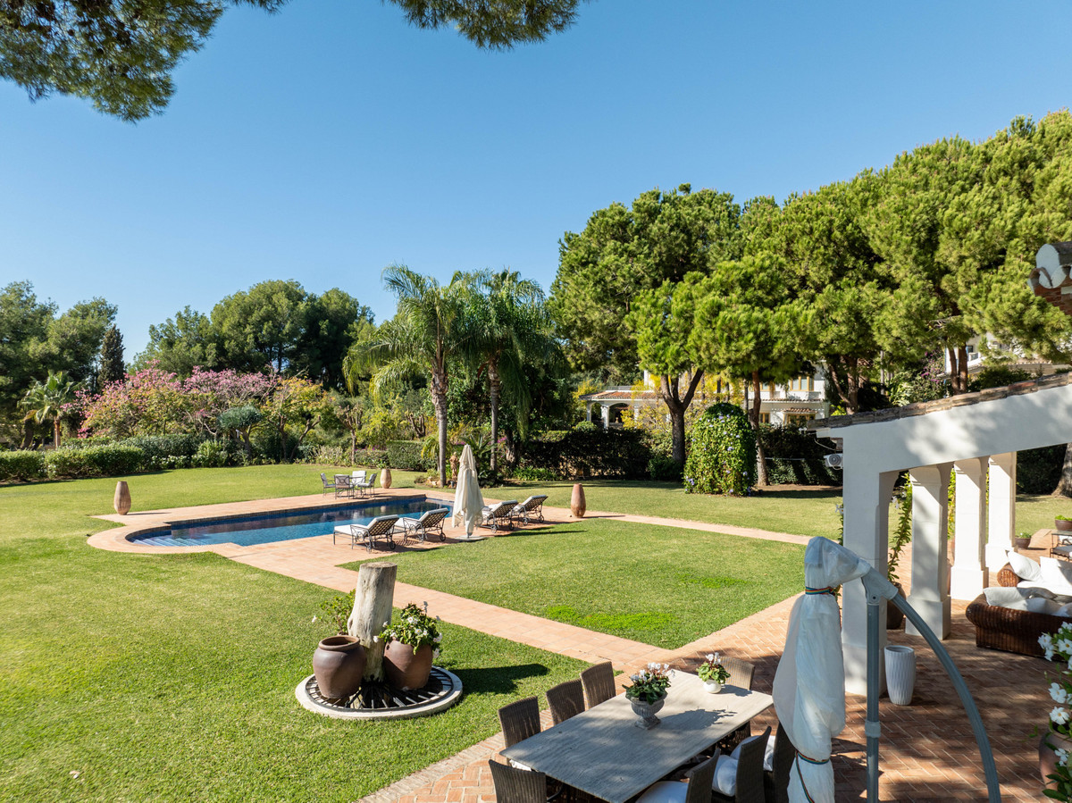 5 Bedroom Villa for Sale in The Golden Mile — 4