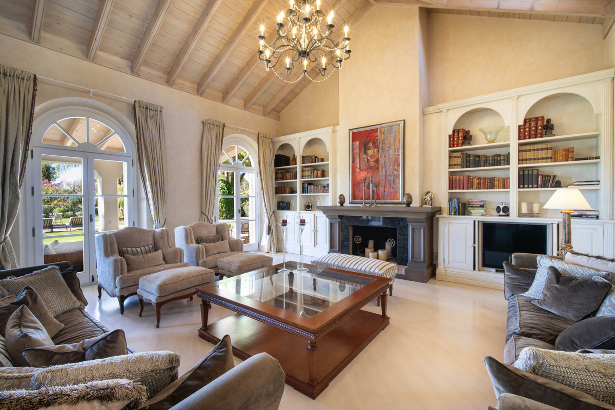 5 Bedroom Villa for Sale in The Golden Mile — 6