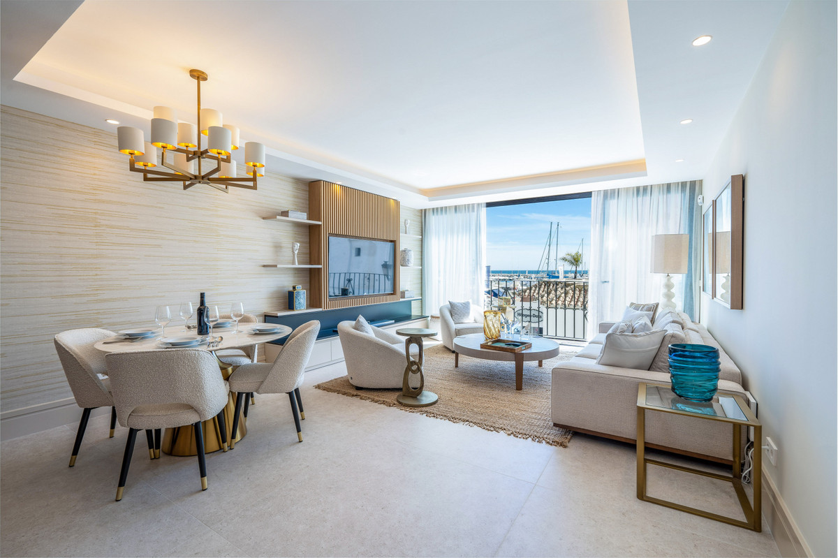 2 Bedroom Apartment for Sale in Puerto Banús