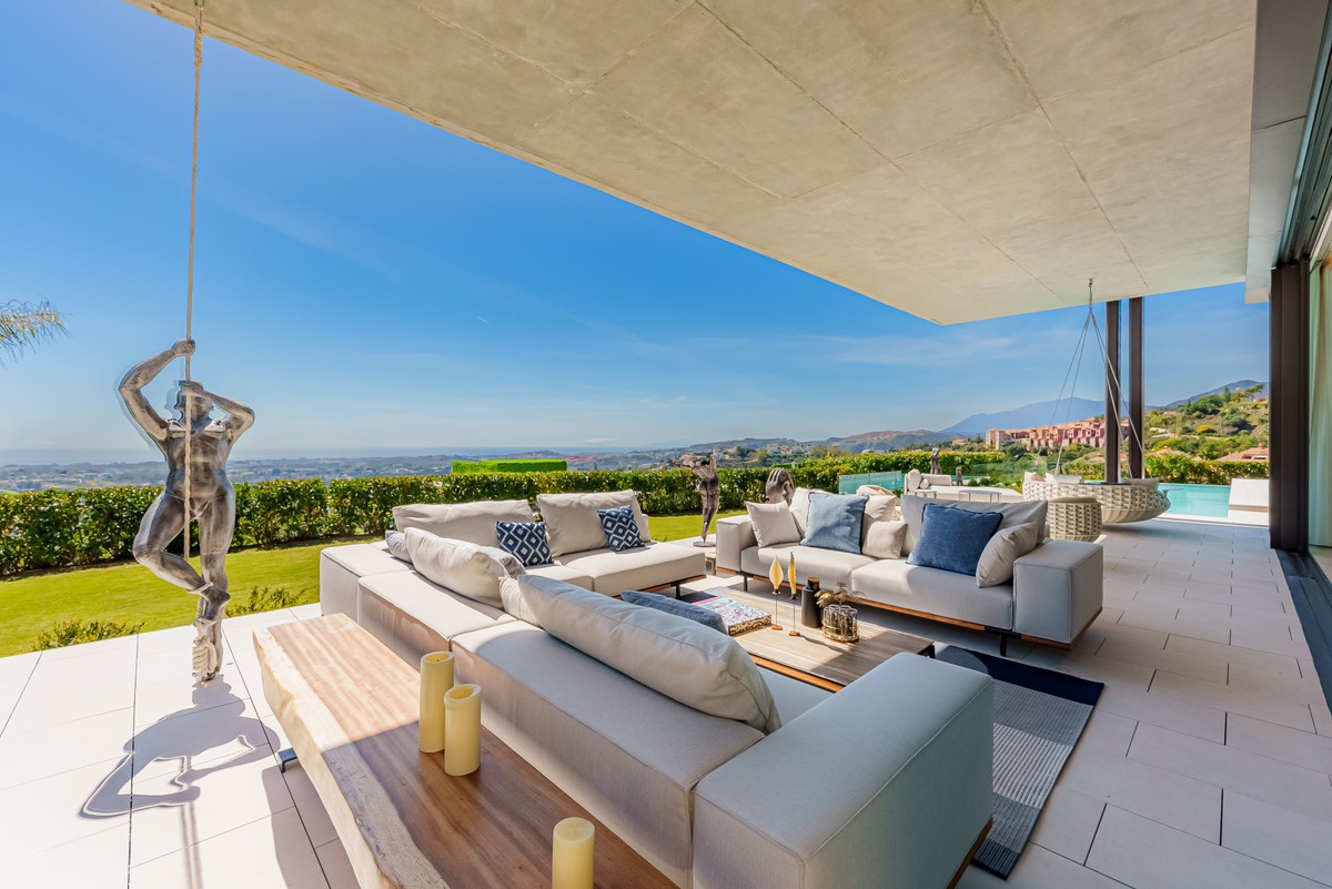 8 Bedroom Villa for Sale in La Quinta — 8