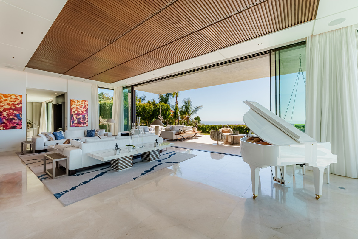 8 Bedroom Villa for Sale in La Quinta — view 10