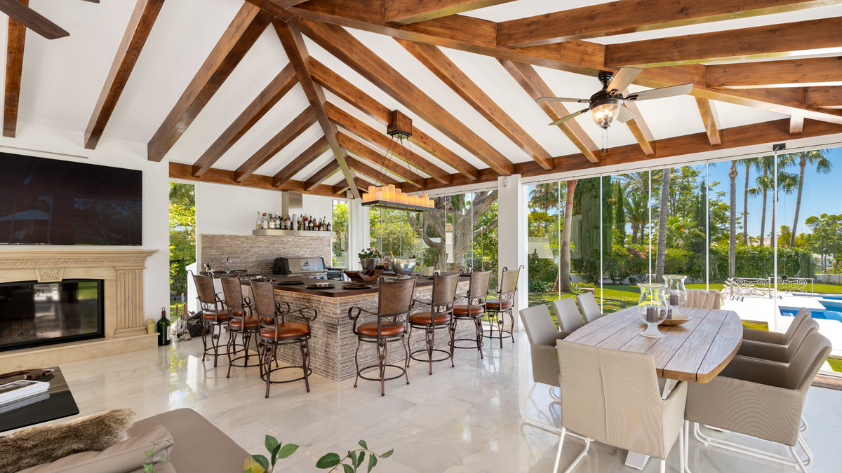6 Bedroom Villa for Sale in Nueva Andalucía — 5