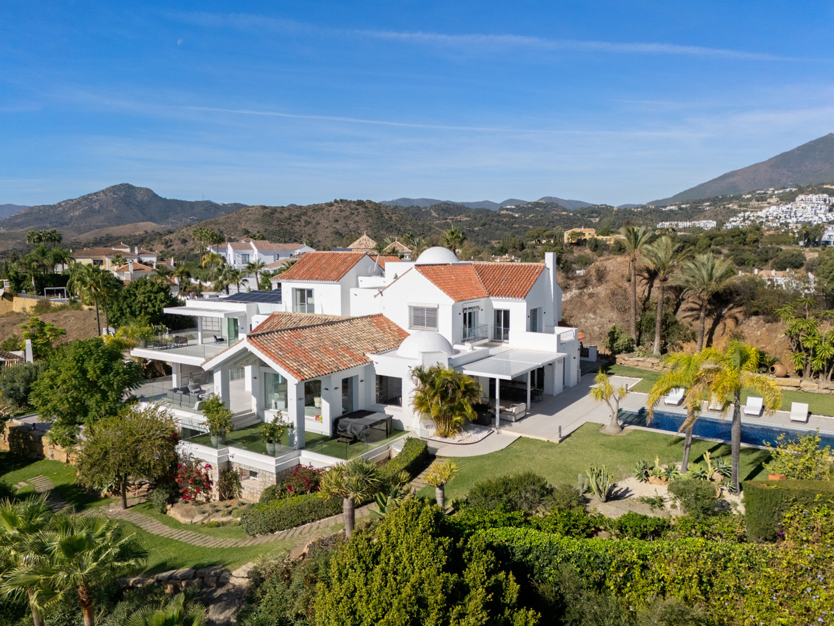 9 Bedroom Villa for Sale in Benahavís — 2