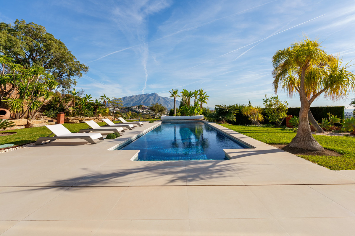 9 Bedroom Villa for Sale in Benahavís — 3