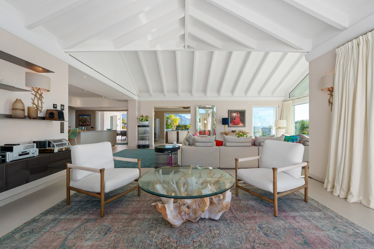 9 Bedroom Villa for Sale in Benahavís — 9
