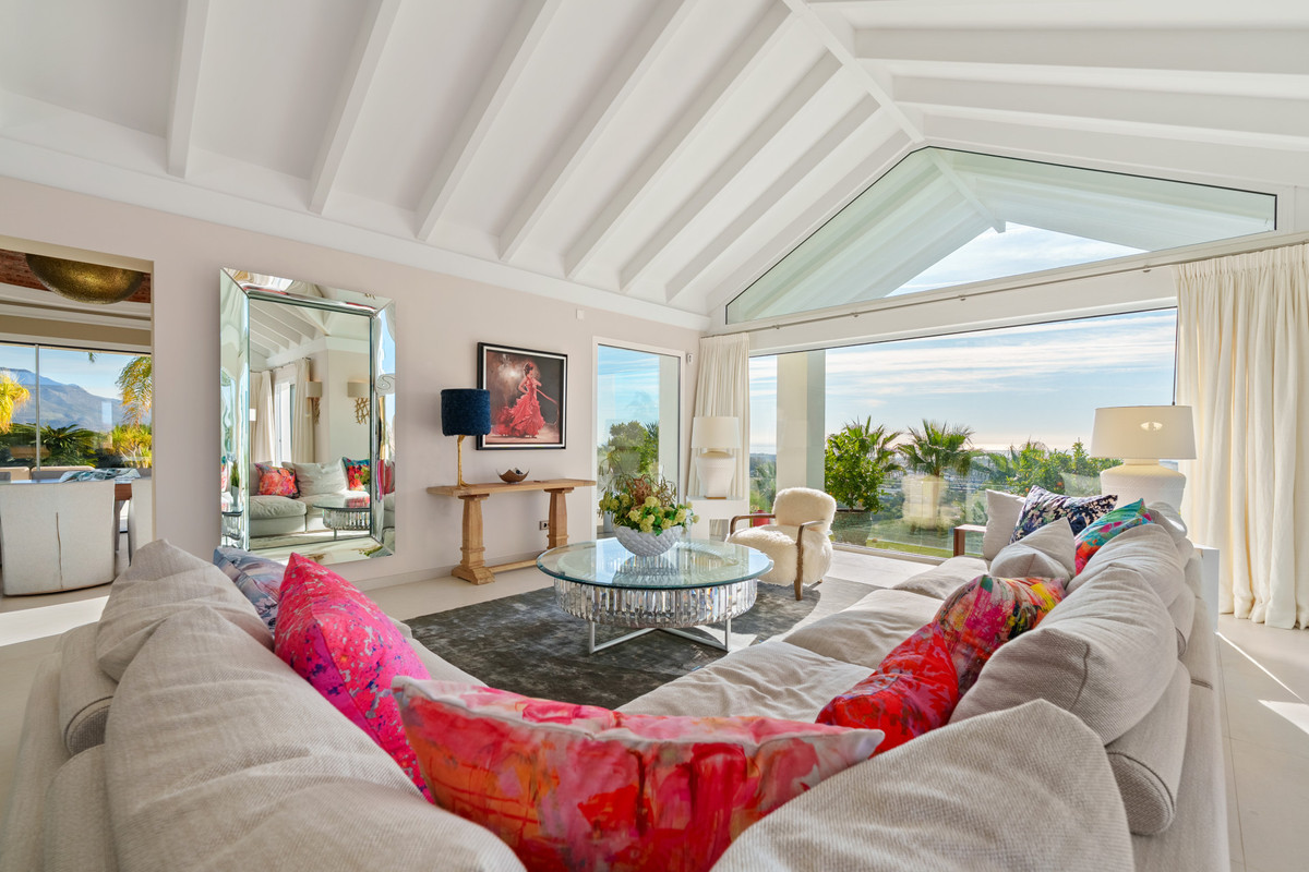 9 Bedroom Villa for Sale in Benahavís — view 10