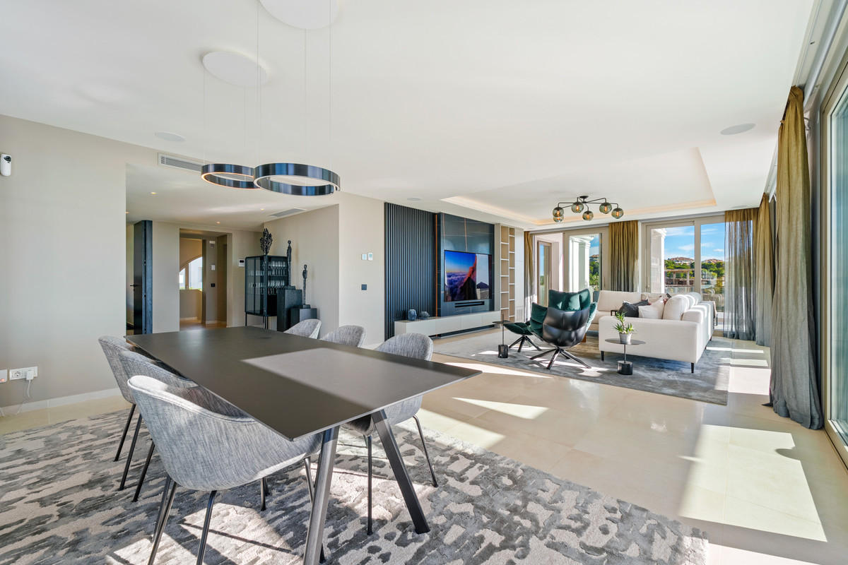3 Bedroom Apartment for Sale in Aloha — 4