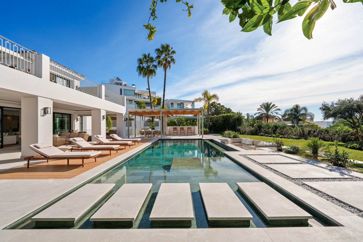 5 Bedroom Villa for Sale in La Quinta — 2