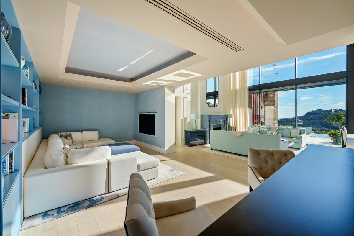 5 Bedroom Villa for Sale in El Madroñal — 7