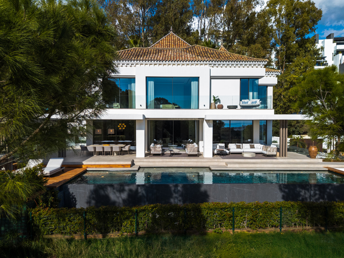 6 Bedroom Villa for Sale in La Quinta — 2