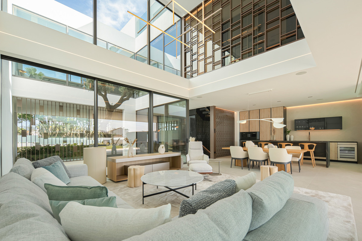 3 Bedroom Villa for Sale in The Golden Mile — 4