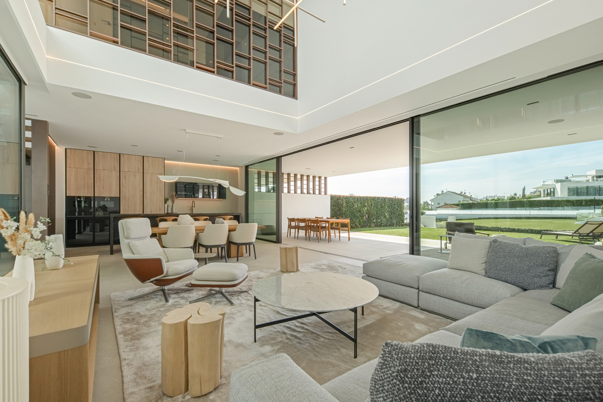 3 Bedroom Villa for Sale in The Golden Mile — 5
