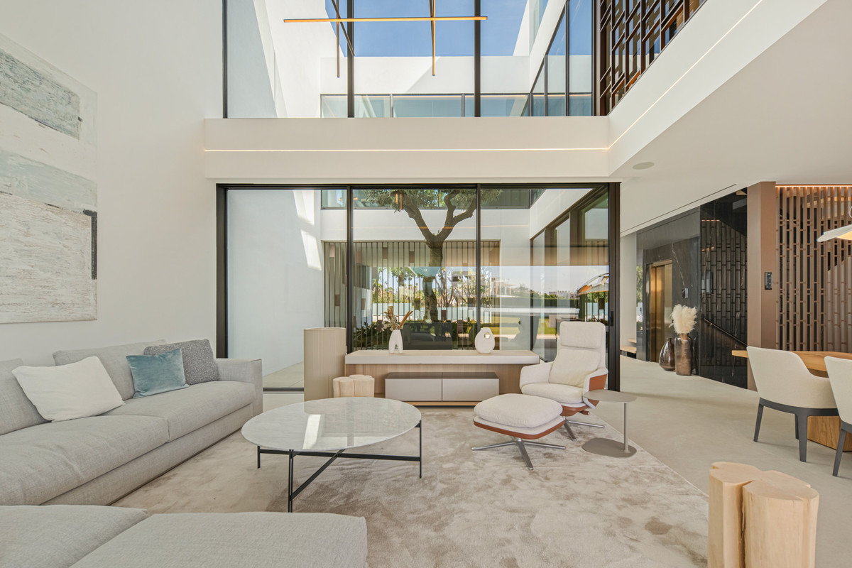 3 Bedroom Villa for Sale in The Golden Mile — 6