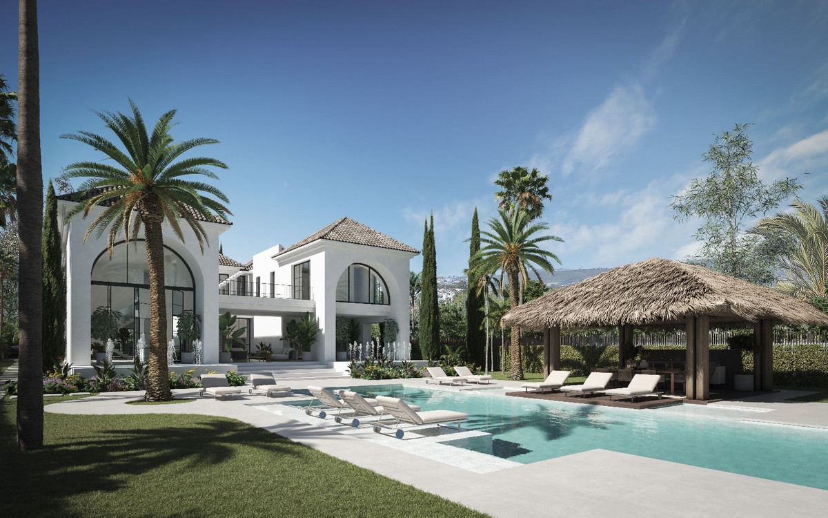 6 Bedroom Plot for Sale in Nueva Andalucía