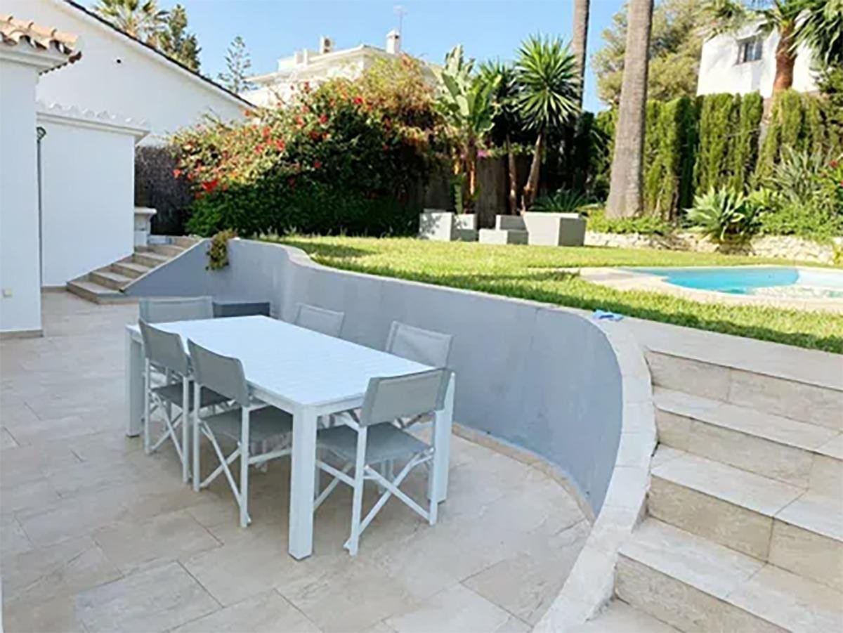 3 Bedroom Villa for Sale in Nueva Andalucía — 2
