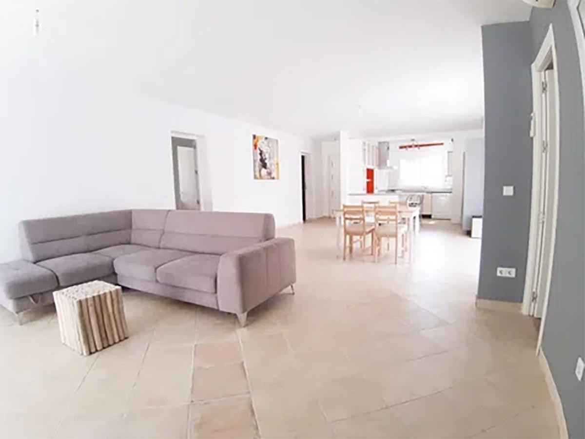 3 Bedroom Villa for Sale in Nueva Andalucía — 6