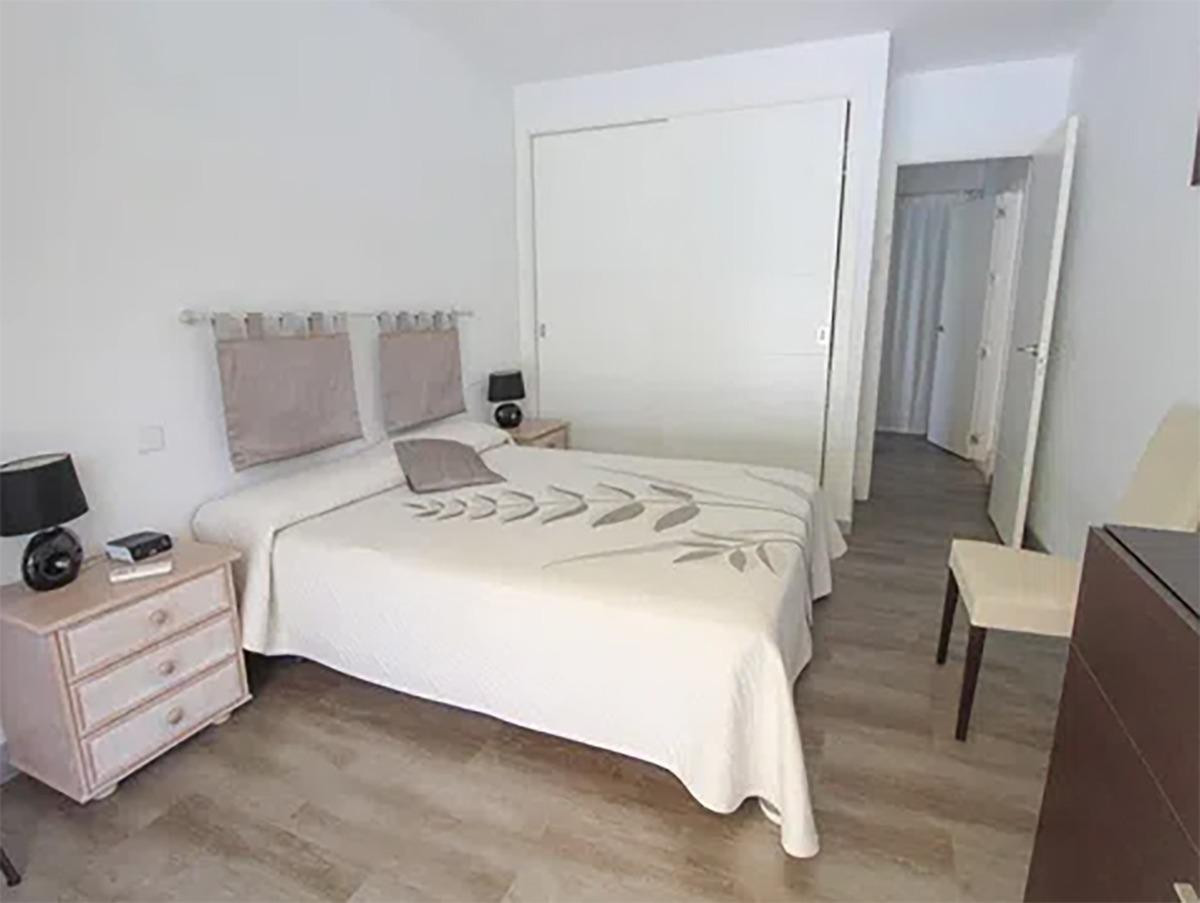 3 Bedroom Villa for Sale in Nueva Andalucía — 9