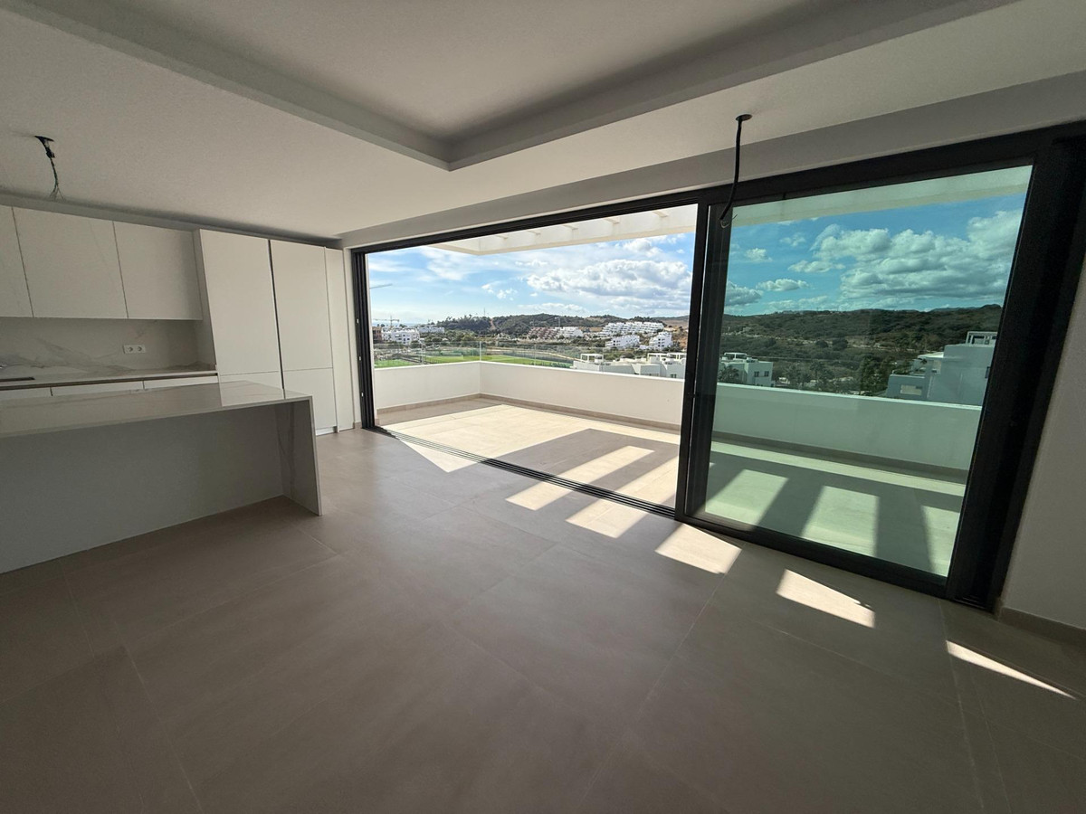 3 Bedroom Apartment for Sale in Estepona — 8